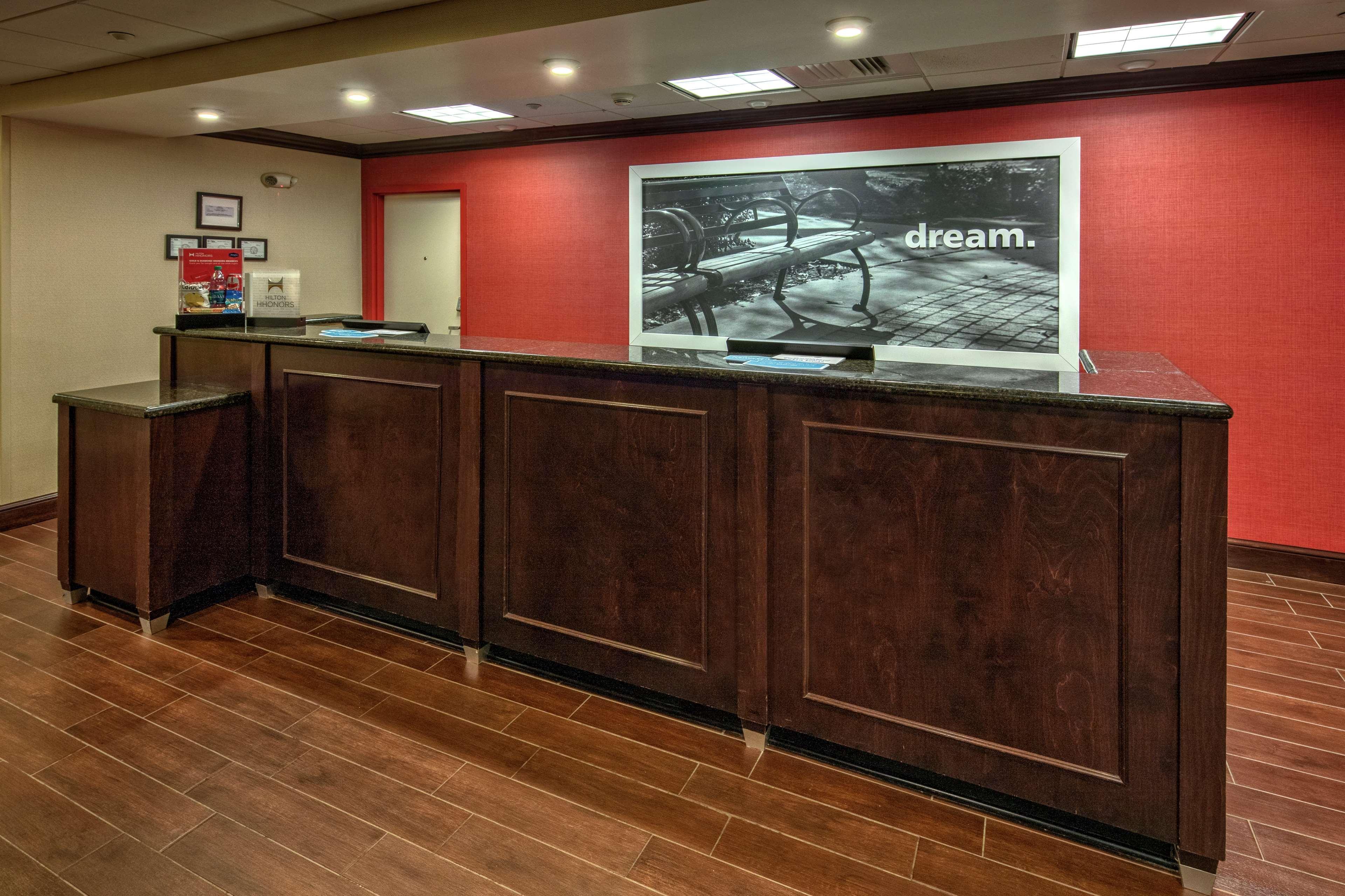Hampton Inn Cambridge Exterior foto