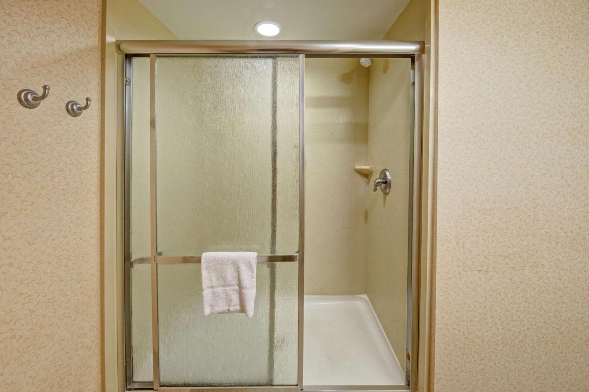 Hampton Inn Cambridge Exterior foto