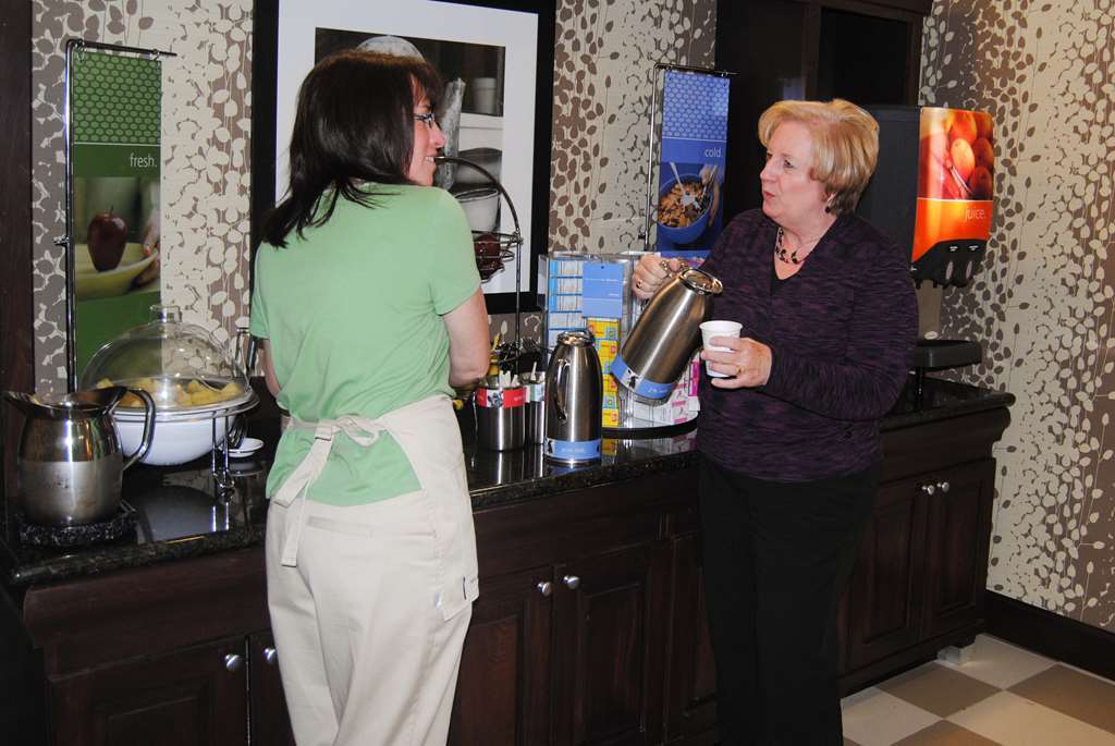 Hampton Inn Cambridge Restaurante foto